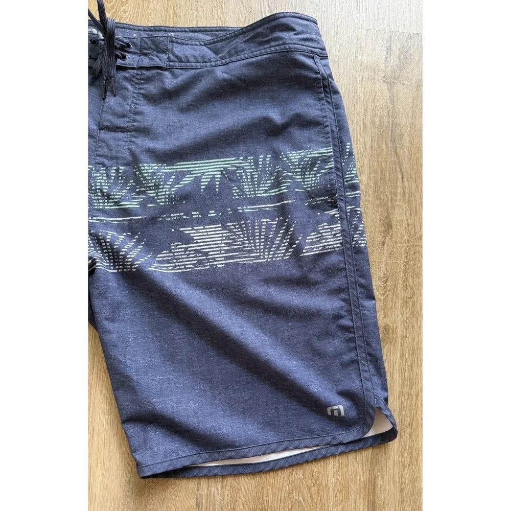 Travis Mathew Park The Shark Swim Trunk Mens Size 42 Blue 9